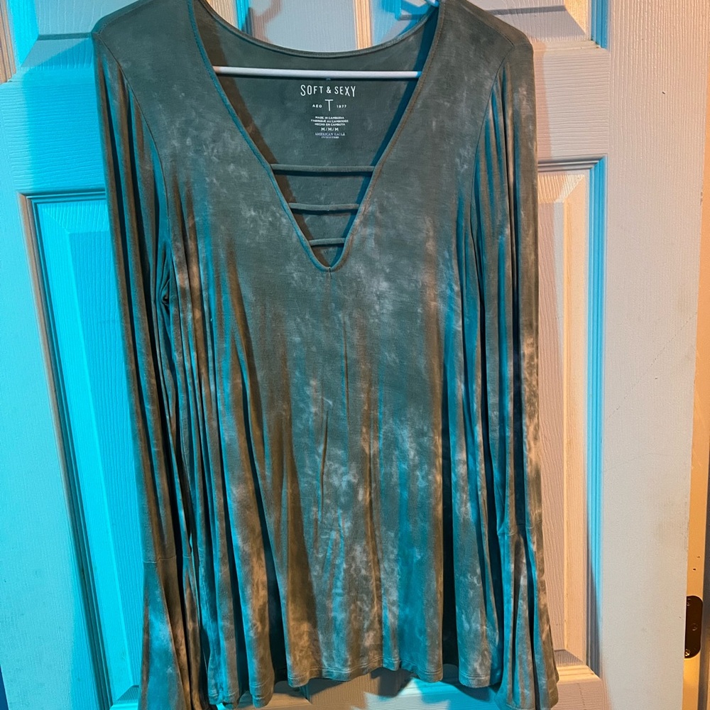 Downsizing my closet! Check out my page for more!!